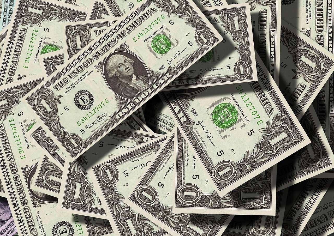 The US dollar slumped on recession concerns