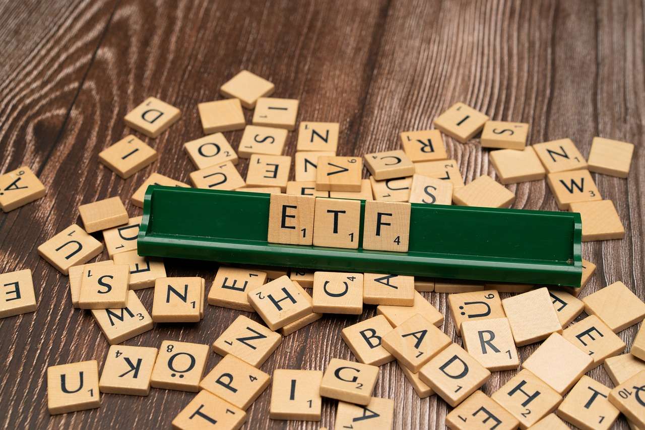 Discover the power of ETFs in diversifying your investment portfolio