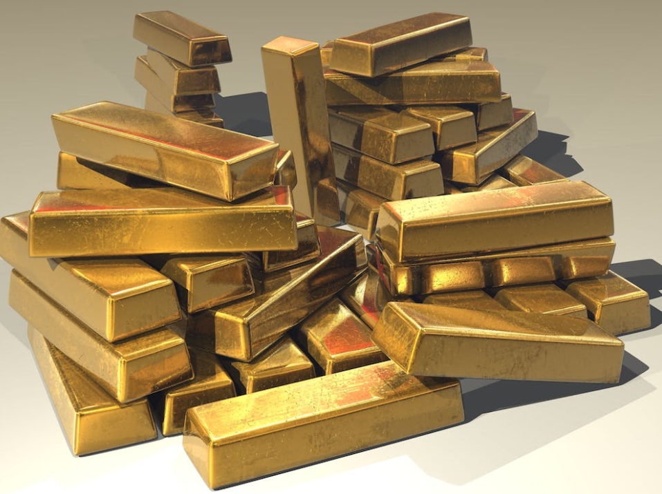 الذهب يتراجع باتجاه مستوى الدعم عند 1795 دولارًا قبل صدور مؤشر ثقة المستهلك الأمريكي