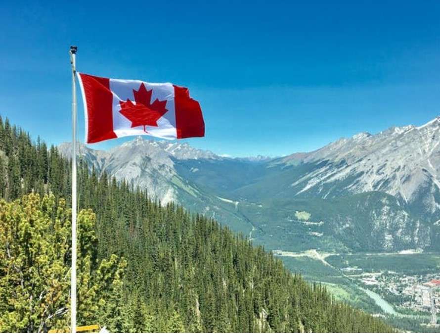يتأرجح زوج USD/CAD حول مستوى 1.3600، متبعًا آثار مؤشر الدولار الأمريكي