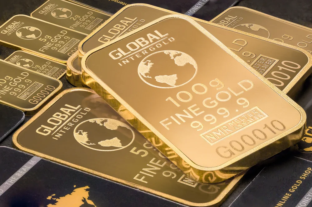 يكافح سعر الذهب بالقرب من أدنى مستوى في عدة أشهر ، مستقرًا حول منطقة 1820 دولارًا